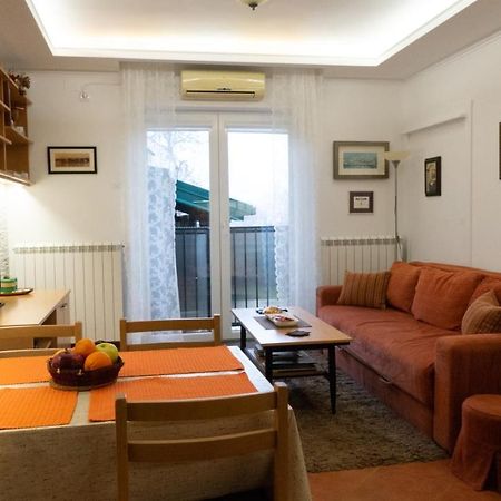 Apartment Akacija Gardens Belgrado Esterno foto