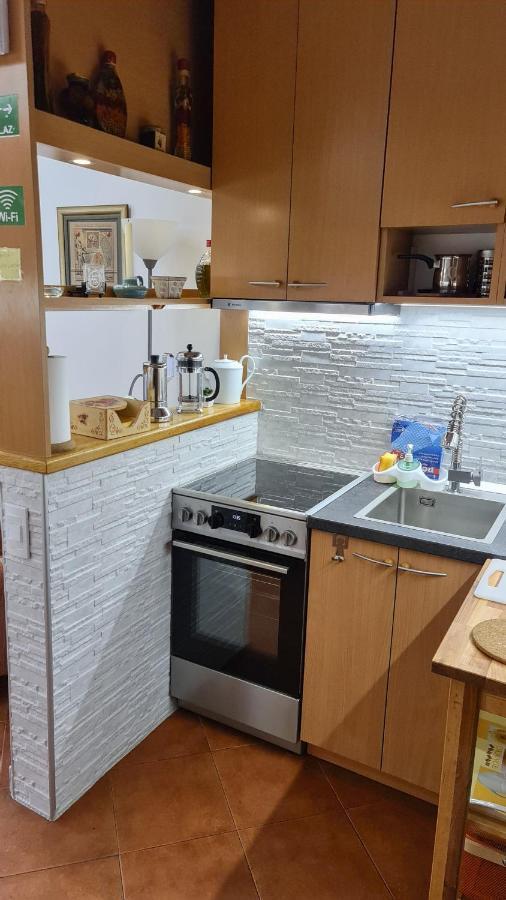 Apartment Akacija Gardens Belgrado Esterno foto