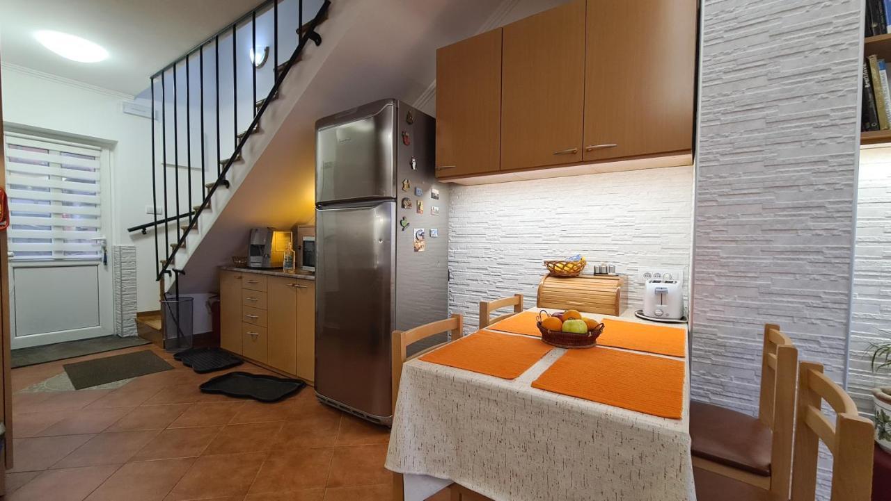 Apartment Akacija Gardens Belgrado Esterno foto