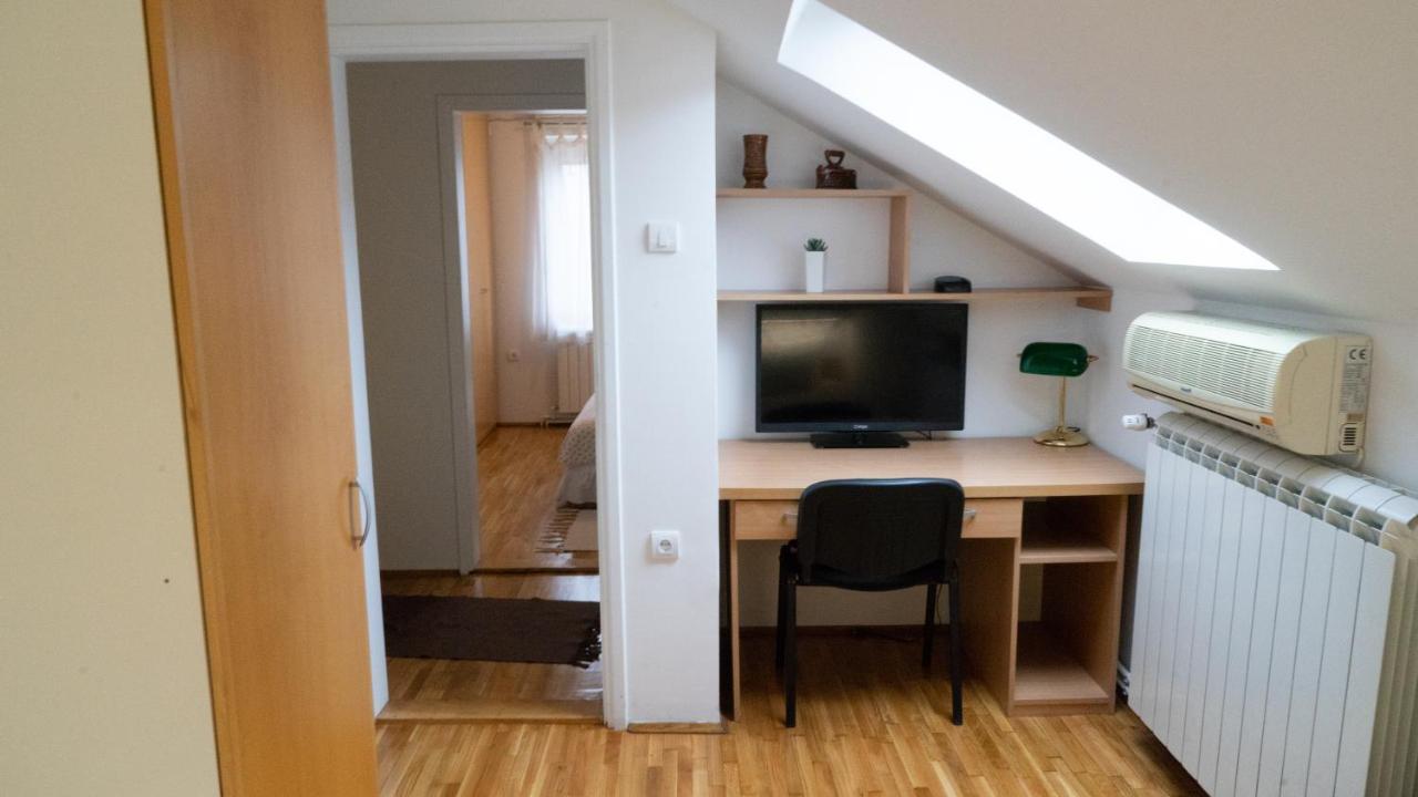 Apartment Akacija Gardens Belgrado Esterno foto