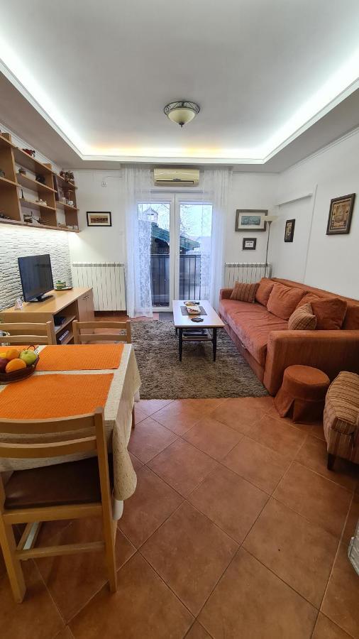 Apartment Akacija Gardens Belgrado Esterno foto