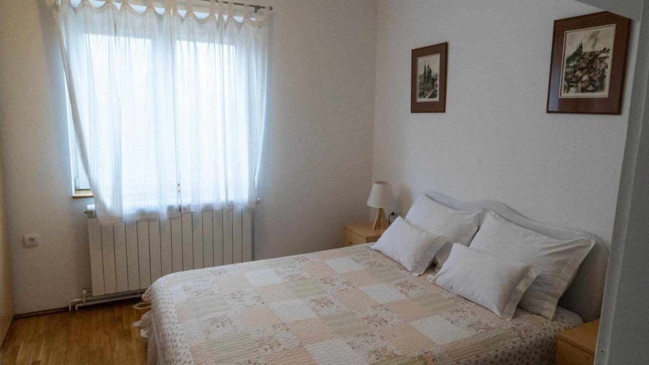 Apartment Akacija Gardens Belgrado Esterno foto