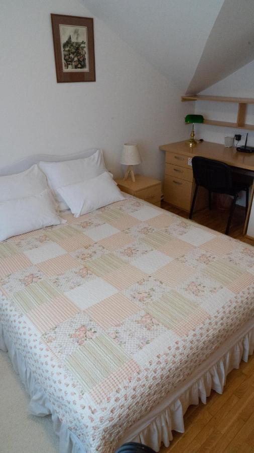Apartment Akacija Gardens Belgrado Esterno foto