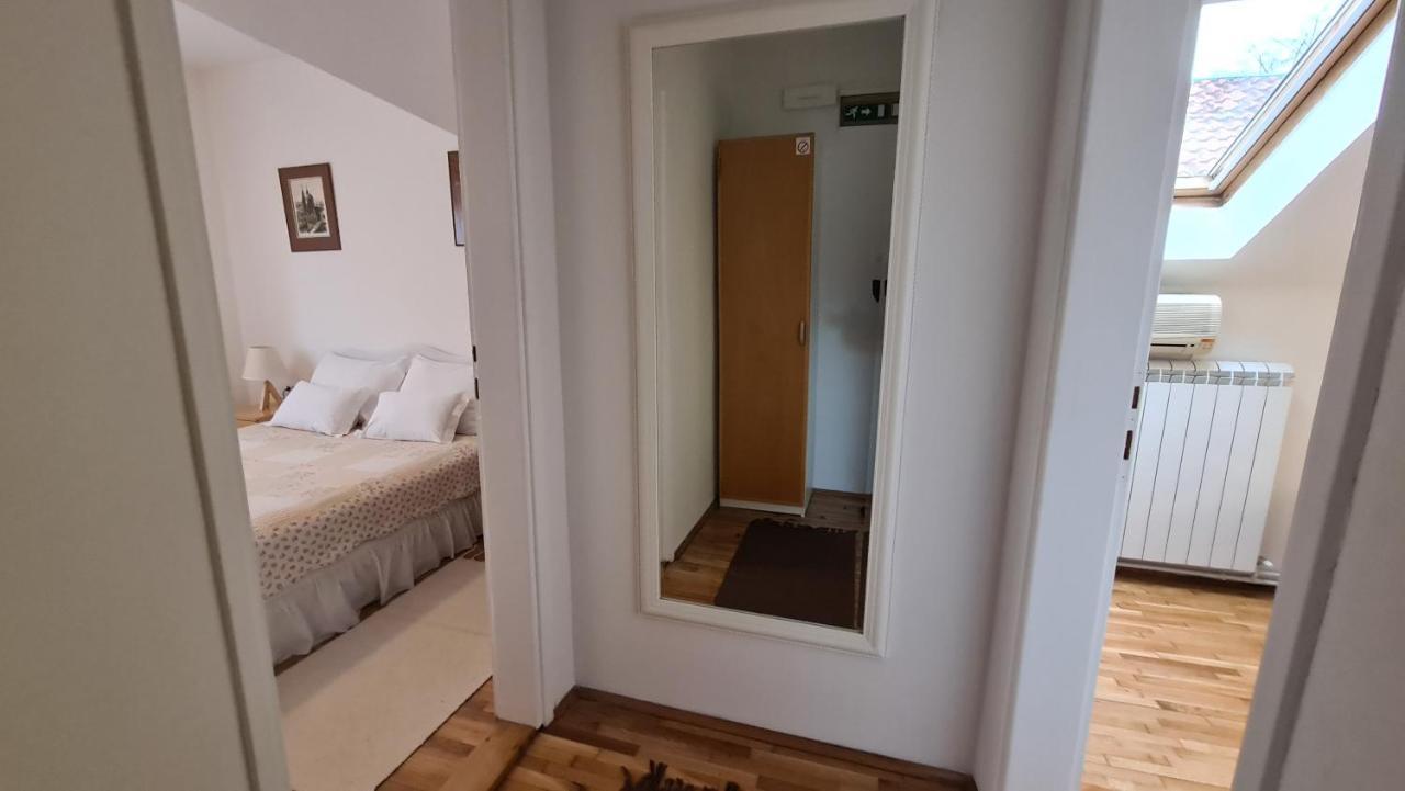 Apartment Akacija Gardens Belgrado Esterno foto
